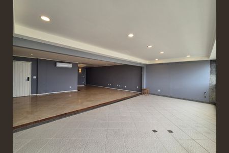 Apartamento para alugar com 208m², 3 quartos e 3 vagas Apartamento para alugar com 208m², 3 quartos e 3 vagasVaranda