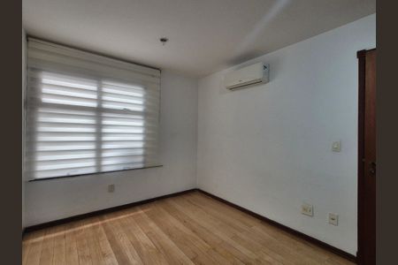 Apartamento para alugar com 208m², 3 quartos e 3 vagas Apartamento para alugar com 208m², 3 quartos e 3 vagasQuarto