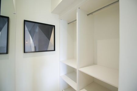 Apartamento para alugar com 54m², 1 quarto e 1 vaga Apartamento para alugar com 54m², 1 quarto e 1 vagaCloset da suíte