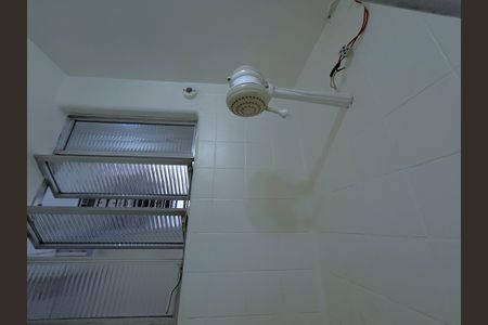 Apartamento à venda com 55m², 2 quartos e sem vagaChuveiro