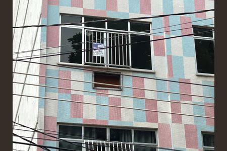 Apartamento à venda com 55m², 2 quartos e sem vagaFachada + plaquinha