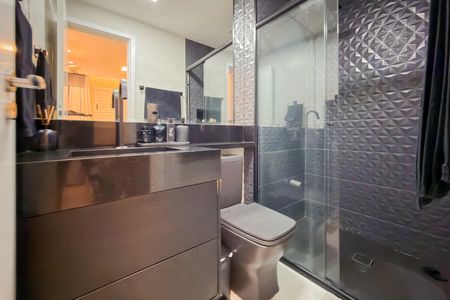 Apartamento à venda com 55m², 2 quartos e 1 vaga Apartamento à venda com 55m², 2 quartos e 1 vagaBanheiro da Suíte