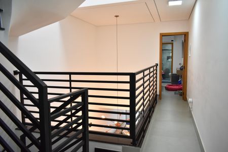 Casa à venda com 140m², 3 quartos e 2 vagashall escada