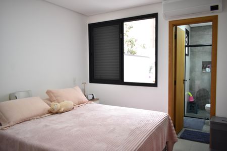Casa à venda com 140m², 3 quartos e 2 vagasSuíte 2