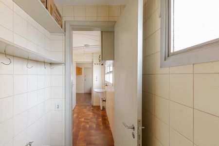 Apartamento para alugar com 100m², 3 quartos e 2 vagasBanheiro de serviço