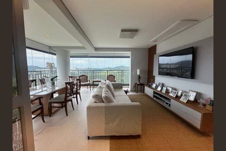 Apartamento à venda com 120m², 3 quartos e 2 vagasSala