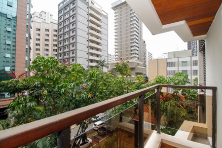 Apartamento para alugar com 140m², 3 quartos e 2 vagas Apartamento para alugar com 140m², 3 quartos e 2 vagasVaranda da Sala de Estar e Jantar