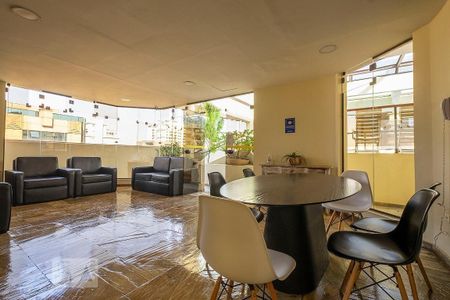Apartamento para alugar com 140m², 3 quartos e 2 vagas Apartamento para alugar com 140m², 3 quartos e 2 vagasÁrea Comum - Salão de Festas e Sala de Reunião