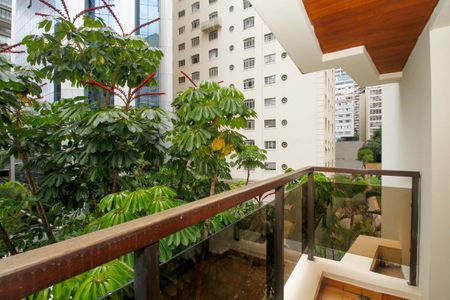 Apartamento para alugar com 140m², 3 quartos e 2 vagas Apartamento para alugar com 140m², 3 quartos e 2 vagasVaranda e Vista do Quarto 2