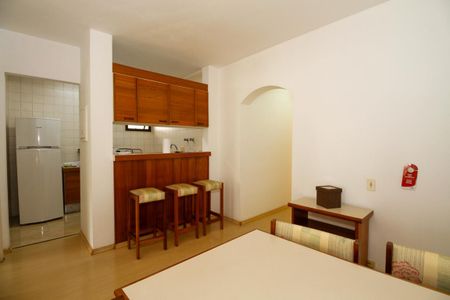 Apartamento para alugar com 140m², 3 quartos e 2 vagas Apartamento para alugar com 140m², 3 quartos e 2 vagasSala de Estar e Jantar