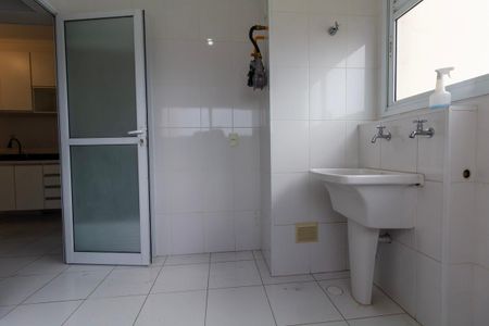 Apartamento para alugar com 135m², 3 quartos e 2 vagas Apartamento para alugar com 135m², 3 quartos e 2 vagasÁrea de Serviço