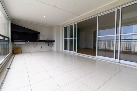 Apartamento para alugar com 135m², 3 quartos e 2 vagas Apartamento para alugar com 135m², 3 quartos e 2 vagasVaranda