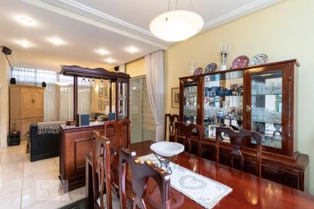 Casa para alugar com 350m², 4 quartos e 3 vagas Casa para alugar com 350m², 4 quartos e 3 vagasSala