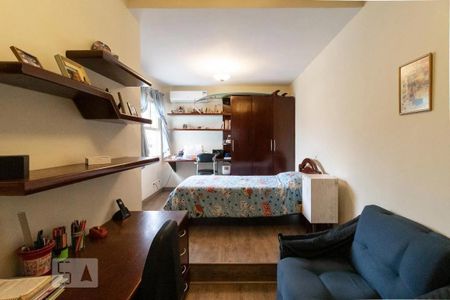 Casa para alugar com 350m², 4 quartos e 3 vagas Casa para alugar com 350m², 4 quartos e 3 vagasQuarto