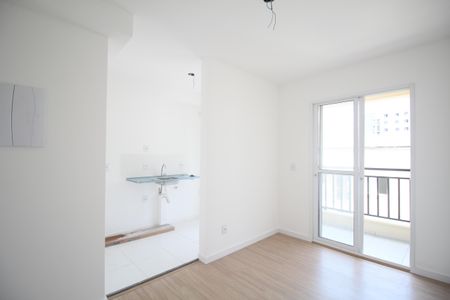 Sala de apartamento à venda com 2 quartos, 43m² em Jardim Tres Irmaos, Taboão da Serra