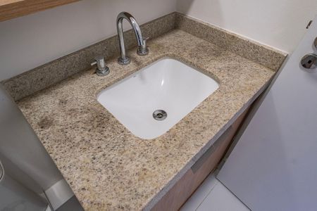 Banheiro de kitnet/studio para alugar com 1 quarto, 26m² em Perdizes, São Paulo