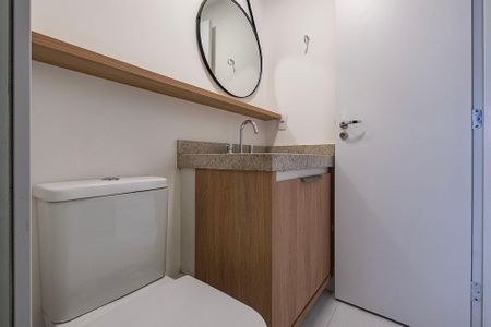 Banheiro de kitnet/studio para alugar com 1 quarto, 26m² em Perdizes, São Paulo