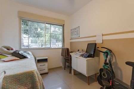 Quarto de apartamento à venda com 3 quartos, 50m² em Passo D’areia, Porto Alegre