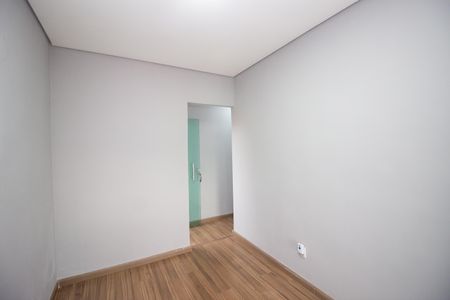 Sala de casa à venda com 3 quartos, 130m² em Kennedy, Contagem