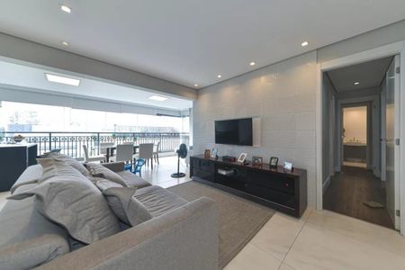 Apartamento à venda com 137m², 3 quartos e 3 vagasFoto 02