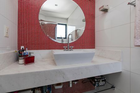 Apartamento à venda com 198m², 3 quartos e 3 vagasBanheiro da Suíte 2