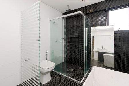 Apartamento à venda com 198m², 3 quartos e 3 vagasBanheiro da Suíte 1