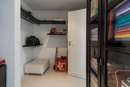 Apartamento à venda com 198m², 3 quartos e 3 vagasCloset da Suíte 1