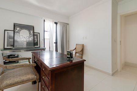 Apartamento à venda com 198m², 3 quartos e 3 vagasSuíte 3