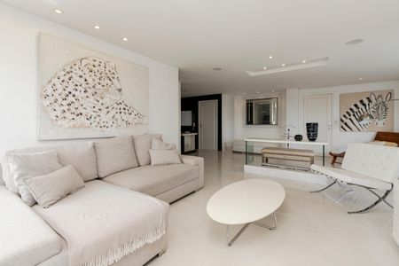 Apartamento à venda com 198m², 3 quartos e 3 vagasSala