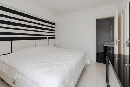 Apartamento à venda com 198m², 3 quartos e 3 vagasSuíte 1