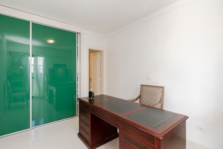 Apartamento à venda com 198m², 3 quartos e 3 vagasSuíte 3