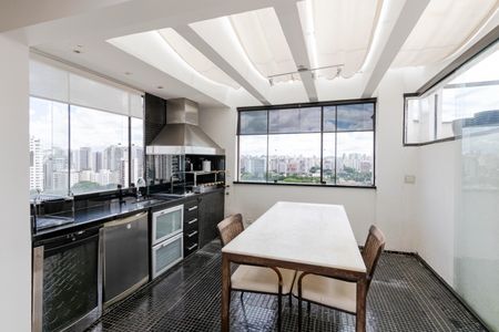 Apartamento à venda com 198m², 3 quartos e 3 vagasChurrasqueira