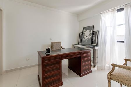Apartamento à venda com 198m², 3 quartos e 3 vagasSuíte 3