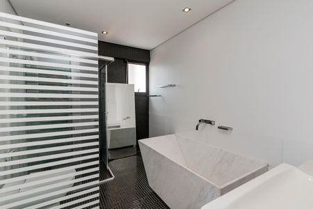 Apartamento à venda com 198m², 3 quartos e 3 vagasBanheiro da Suíte 1