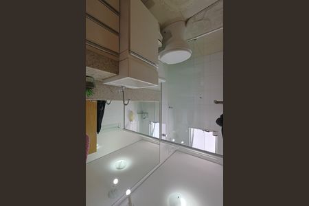 Banheiro de apartamento à venda com 2 quartos, 64m² em Carmo, Belo Horizonte