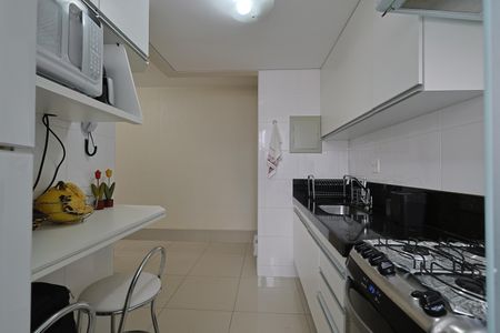 Apartamento à venda com 64m², 2 quartos e 2 vagasCozinha