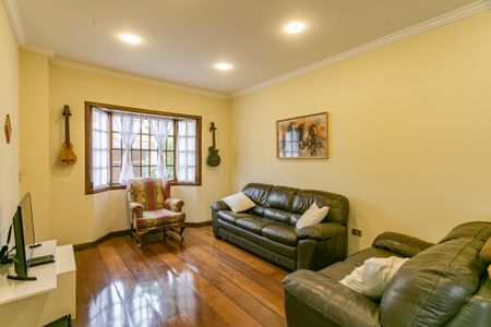 Casa para alugar com 220m², 4 quartos e 2 vagasSala