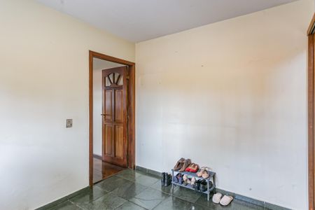 Casa para alugar com 220m², 4 quartos e 2 vagasEscritório