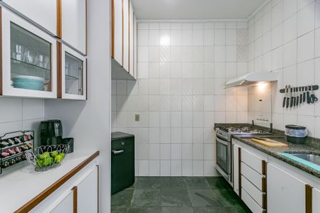 Casa para alugar com 220m², 4 quartos e 2 vagasCozinha