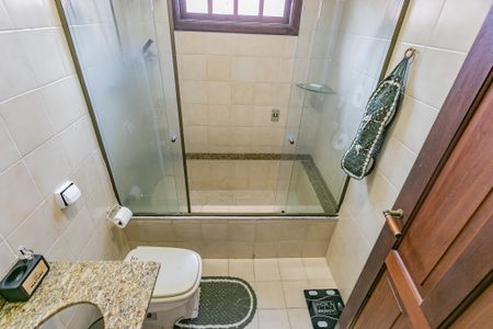 Casa para alugar com 220m², 4 quartos e 2 vagasBanheiro