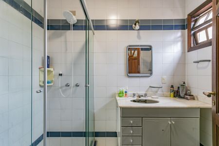 Casa para alugar com 220m², 4 quartos e 2 vagasBanheiro 