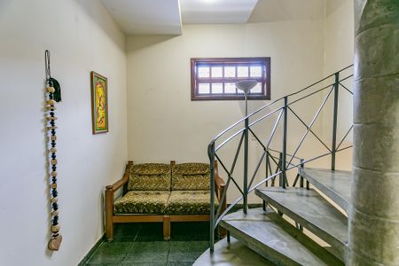 Casa para alugar com 220m², 4 quartos e 2 vagasHall