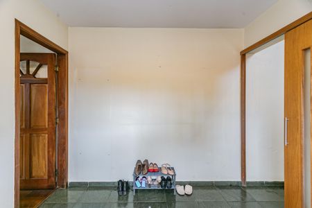 Casa para alugar com 220m², 4 quartos e 2 vagasEscritório