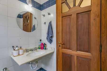 Casa para alugar com 220m², 4 quartos e 2 vagasBanheiro