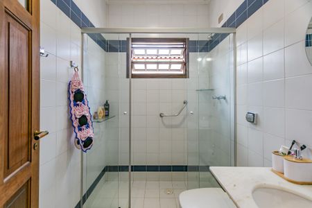 Casa para alugar com 220m², 4 quartos e 2 vagasBanheiro