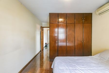 Casa para alugar com 220m², 4 quartos e 2 vagasQuarto 1