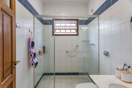 Casa para alugar com 220m², 4 quartos e 2 vagasBanheiro