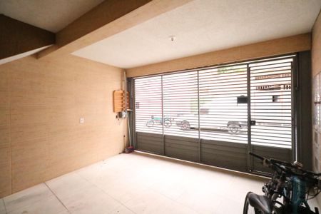 Casa à venda com 296m², 1 quarto e 1 vaga Casa à venda com 296m², 1 quarto e 1 vagaGaragem