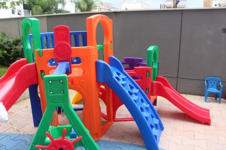 Apartamento à venda com 68m², 2 quartos e 2 vagasÁrea comum - Playground