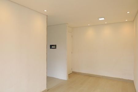 Sala de apartamento para alugar com 2 quartos, 40m² em Fazenda Caguaçu, São Paulo
